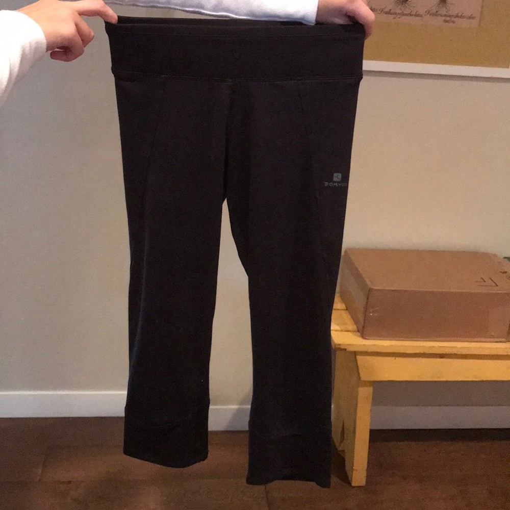 Black cropped leggings